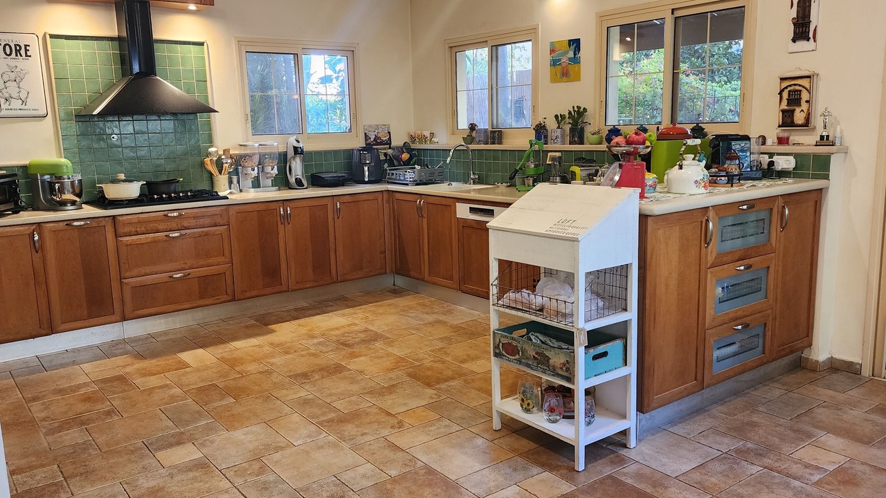 Photo of Kitchen in Lev HaSharon