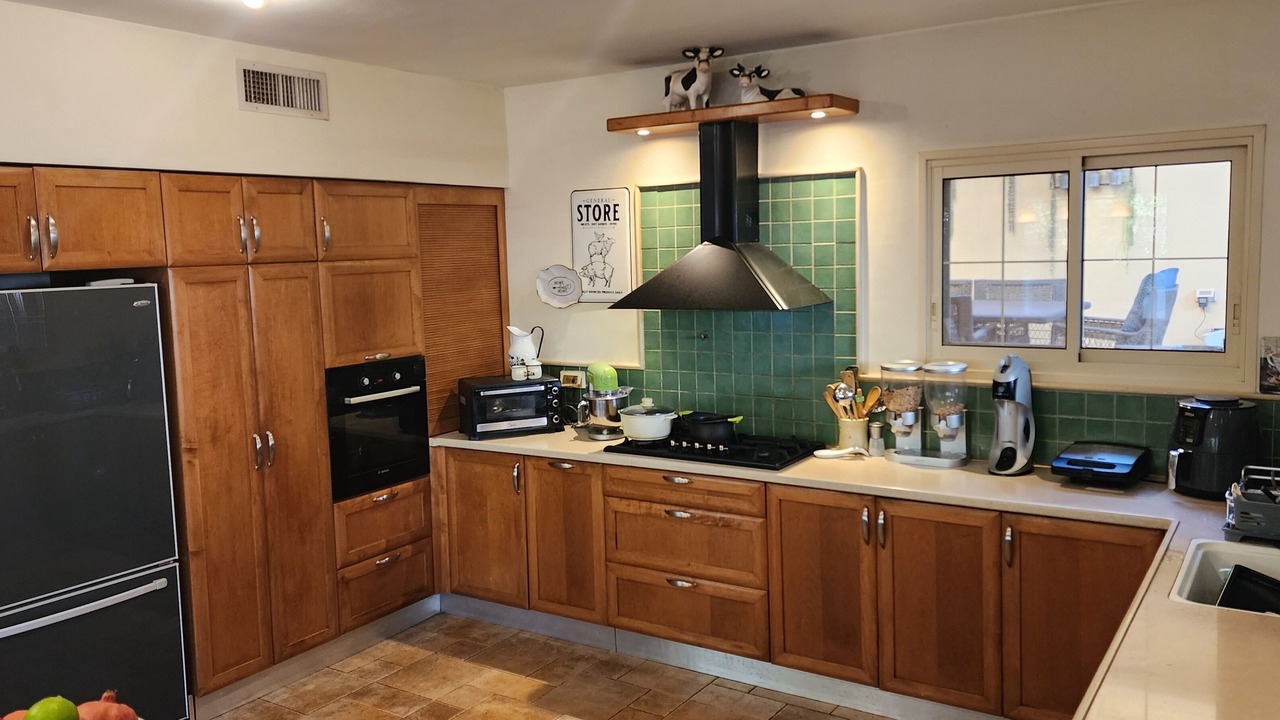 Photo of Kitchen in Lev HaSharon