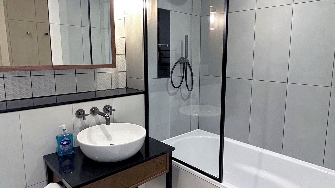 Photo of Bathroom in Tower Hill