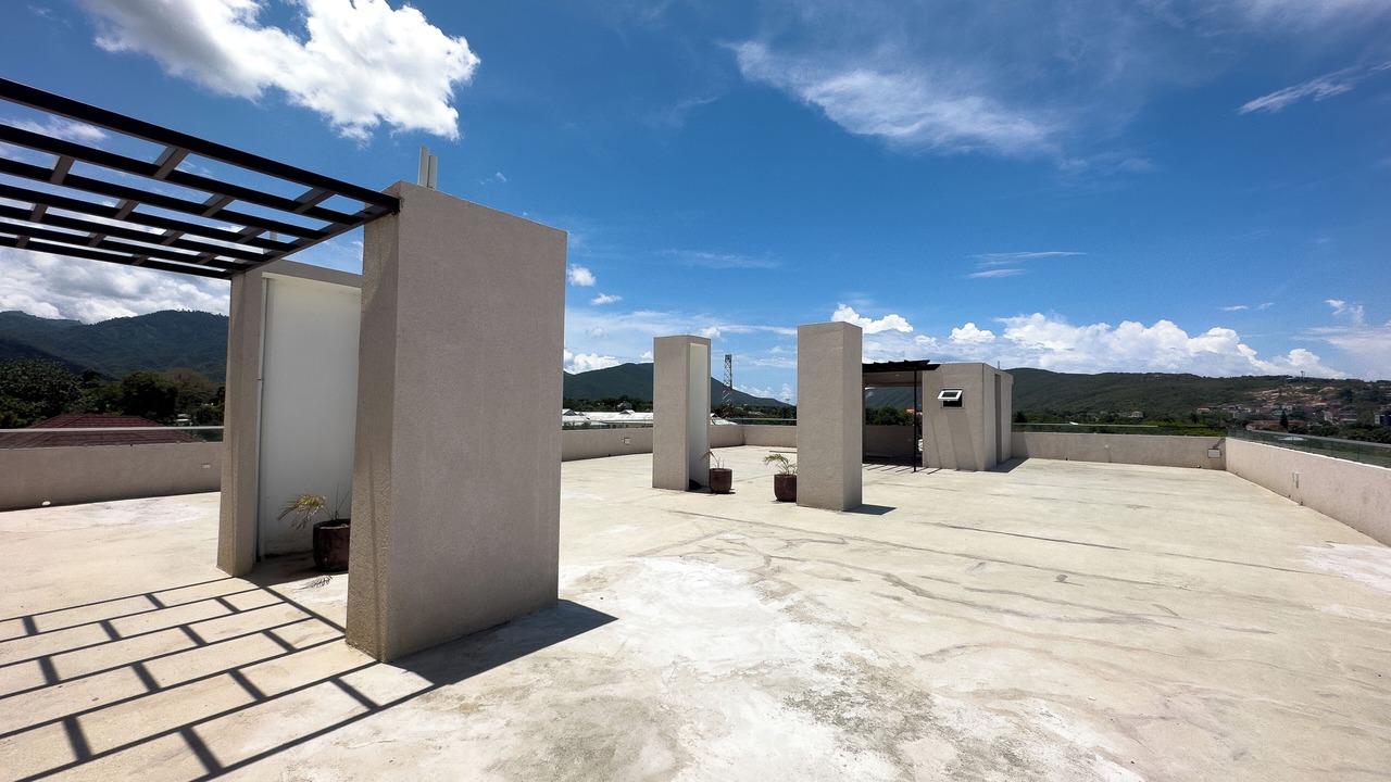 Photo of Patio Balcony in Saint Andrew