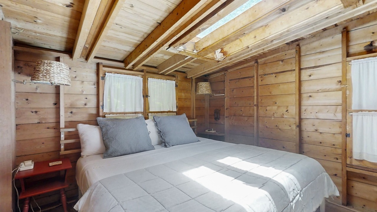 Photo of Bedroom in Frankfort