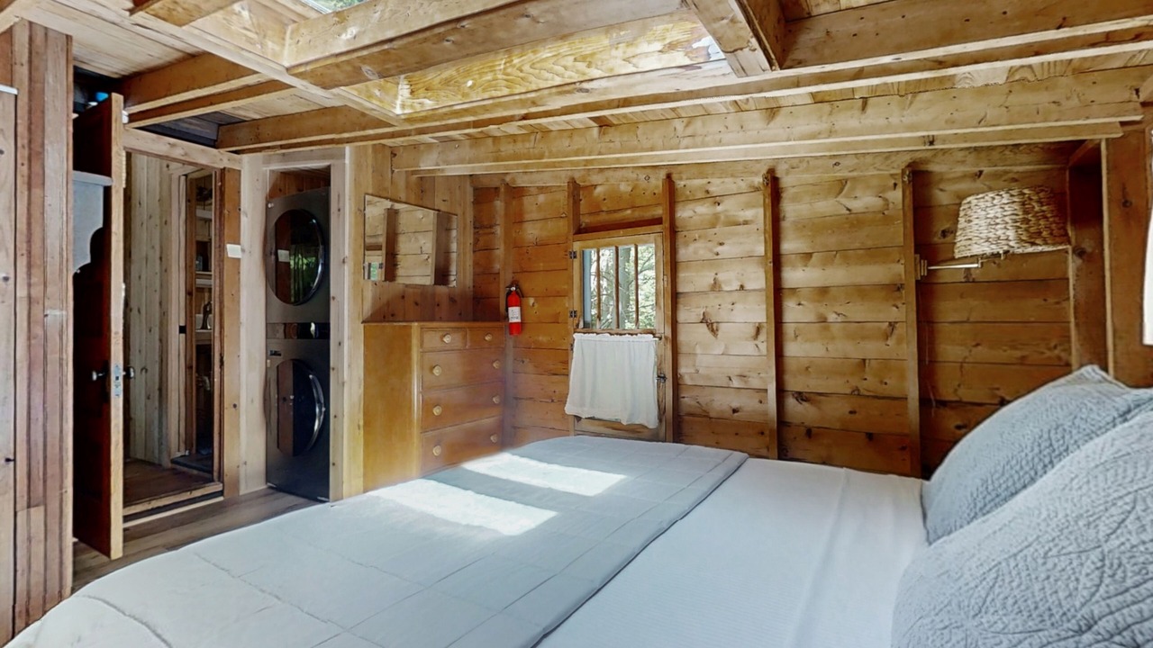 Photo of Bedroom in Frankfort