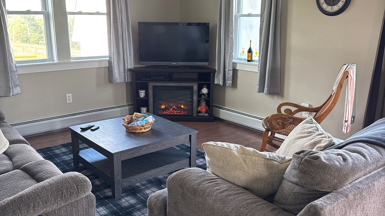 Photo of Livingroom in Newport Center