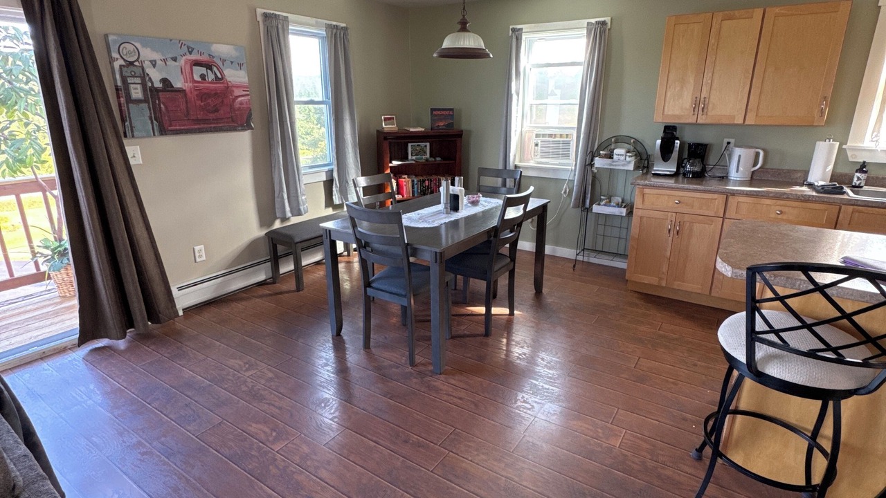 Photo of Livingroom in Newport Center