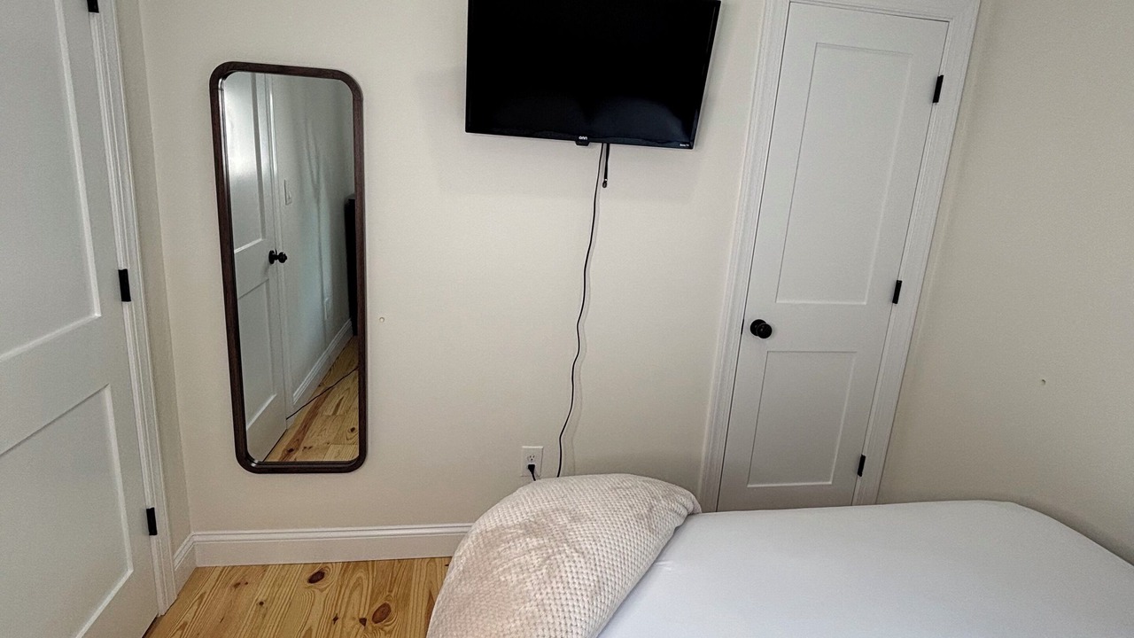 Photo of Bedroom in Stockade Historic District