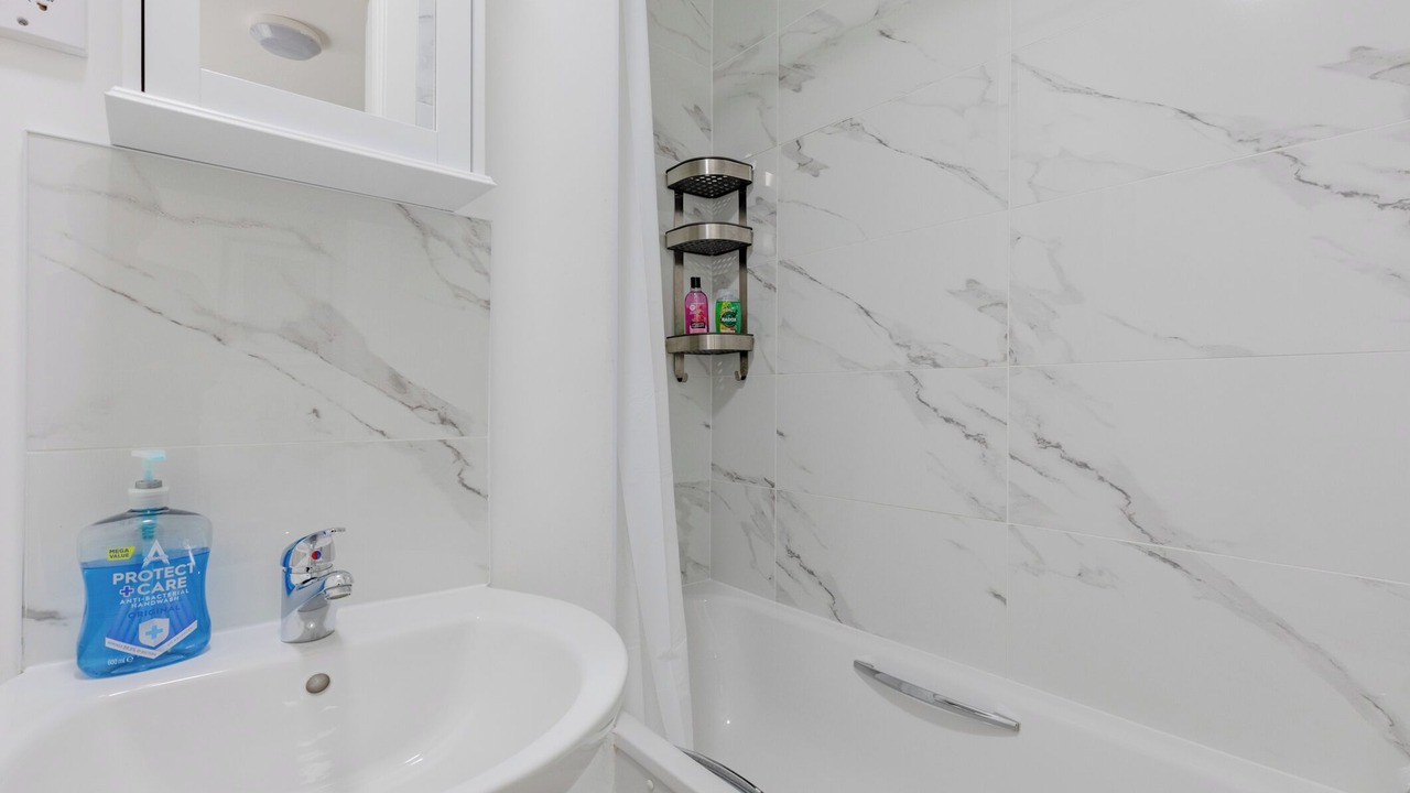 Photo of Bathroom in Wapping