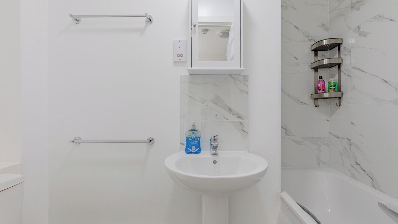 Photo of Bathroom in Wapping