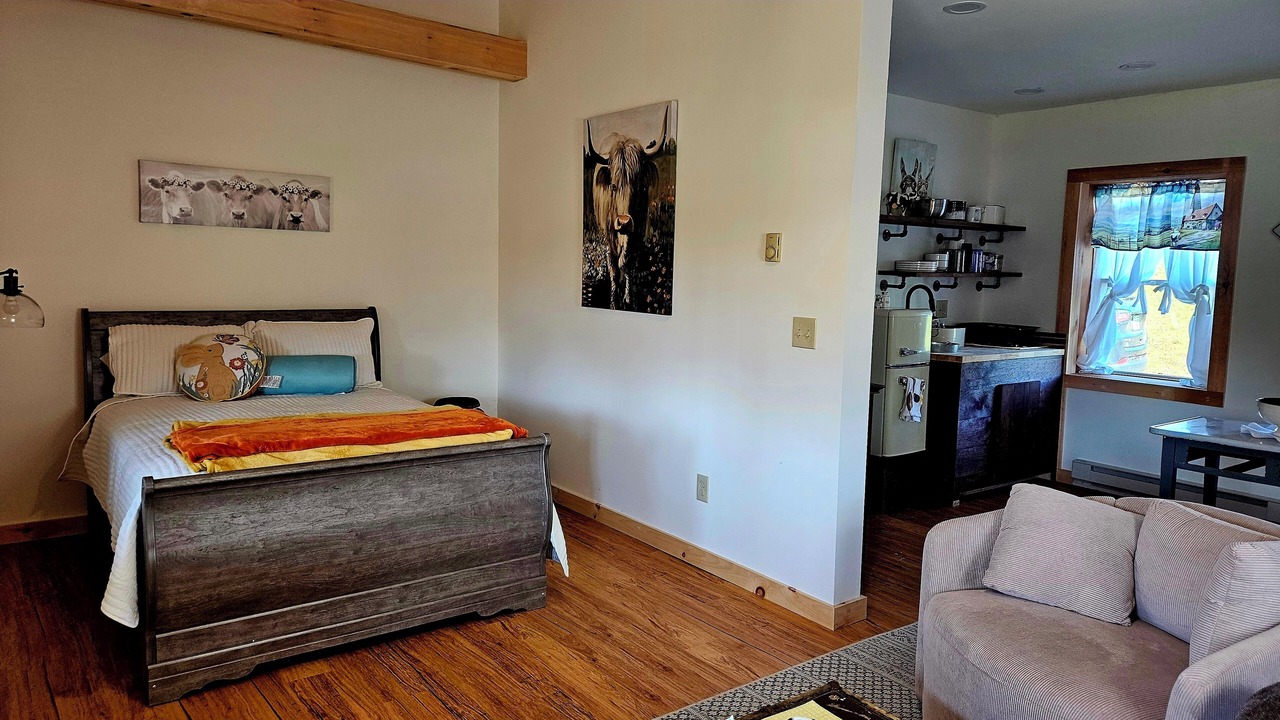 Photo of Bedroom in Swan Lake