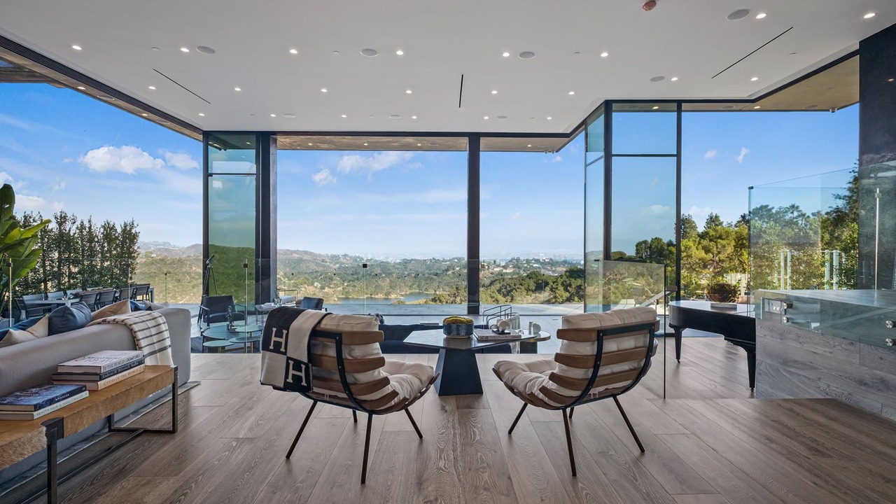 Photo of Others in Bel Air