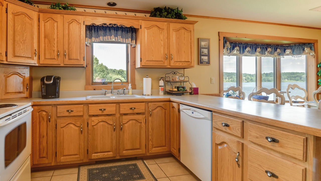 Photo of Kitchen in Newport Center