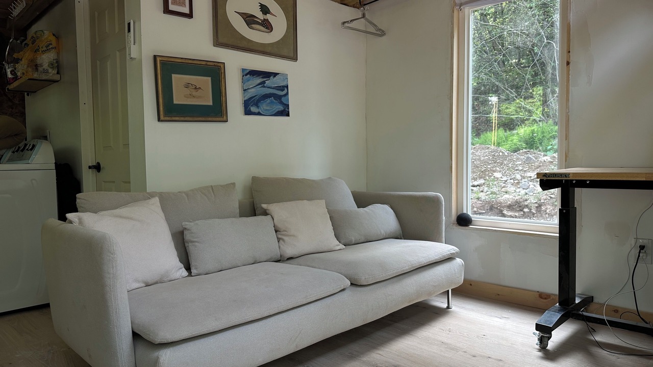 Photo of Livingroom in Long Eddy