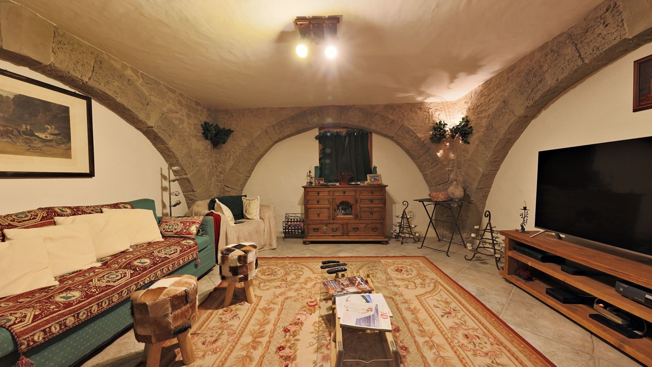 Photo of Livingroom in Lens