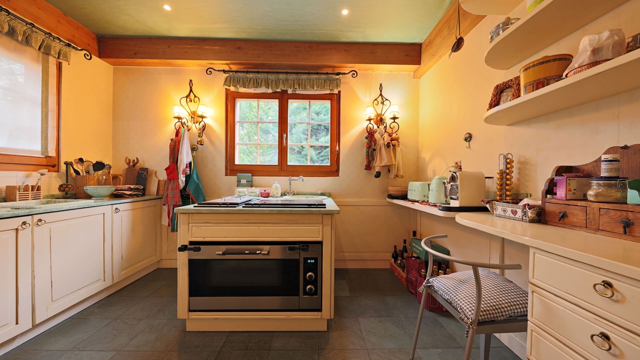 Photo of Kitchen in Lens