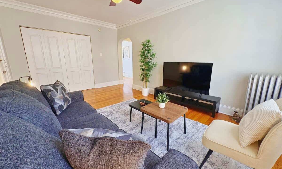 Photo of Livingroom in Kenwood