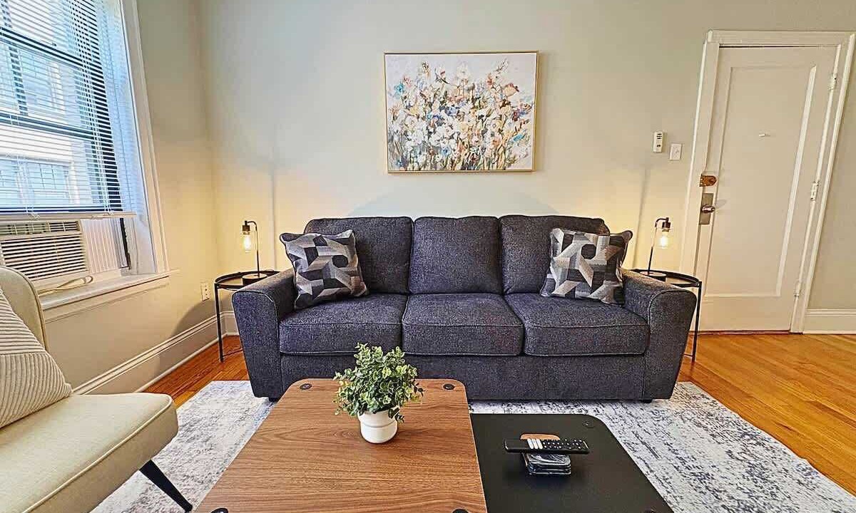 Photo of Livingroom in Kenwood