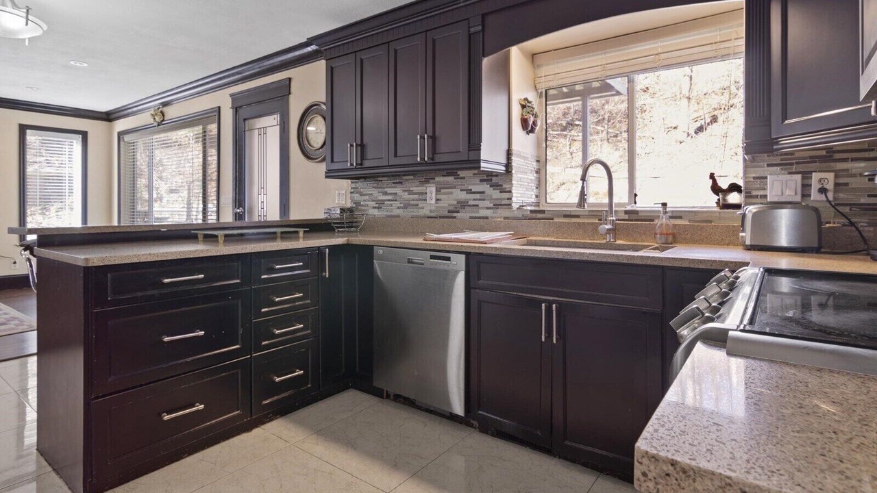 Photo of Kitchen in West Abbotsford