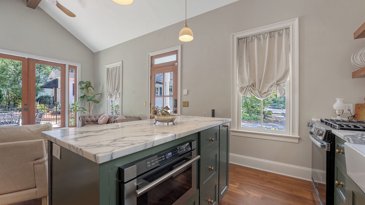 Photo of Kitchen in Summerville Historic District