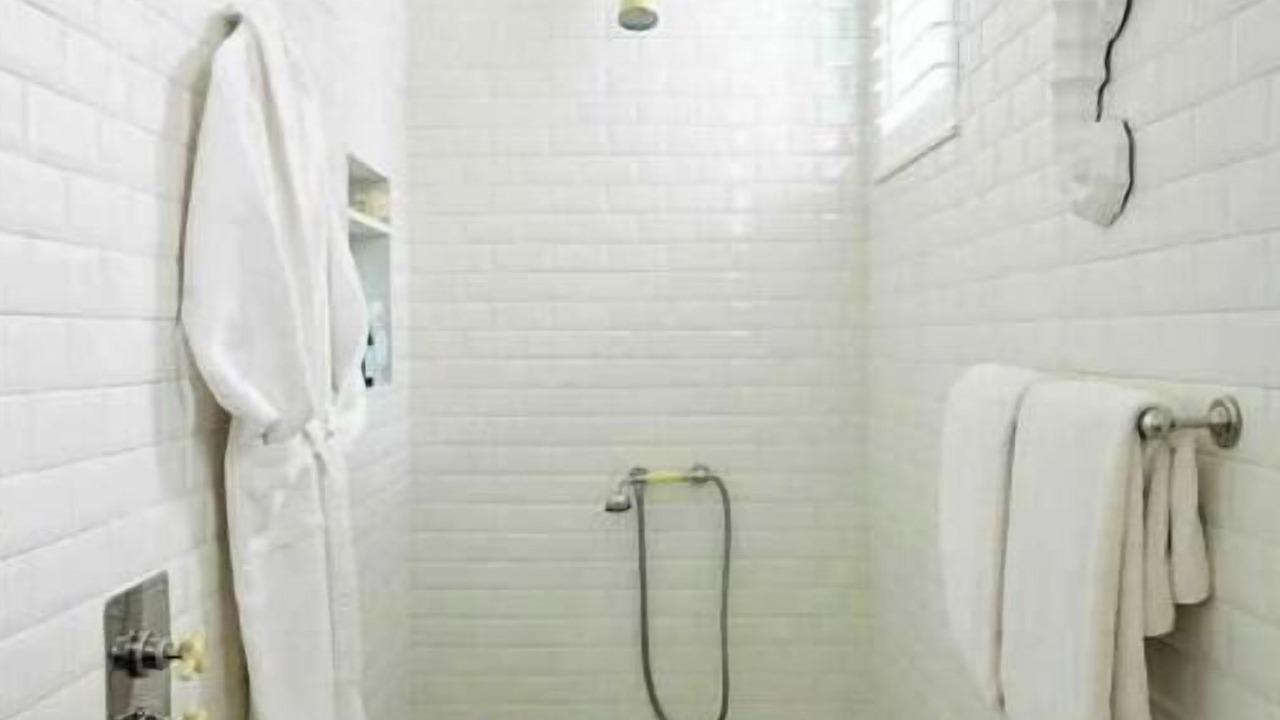 Photo of Bathroom in Dunmore Town