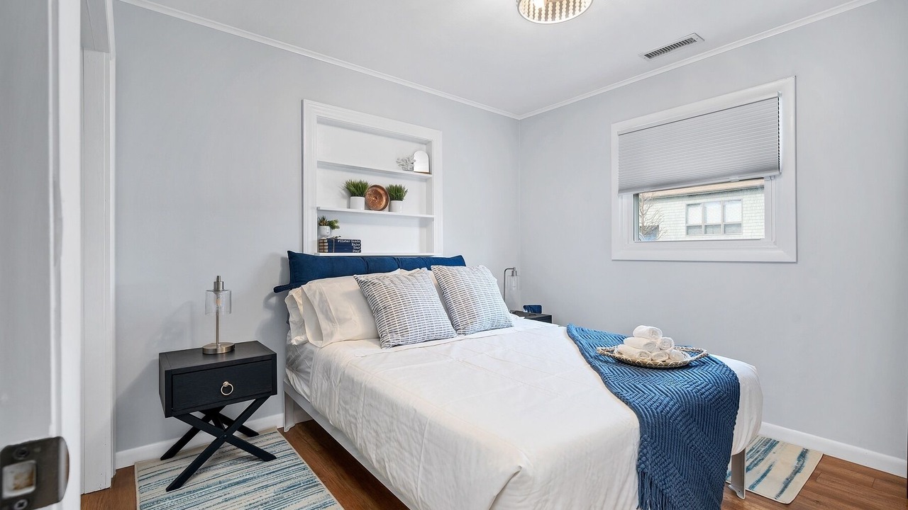 Photo of Bedroom in Westbrook Center