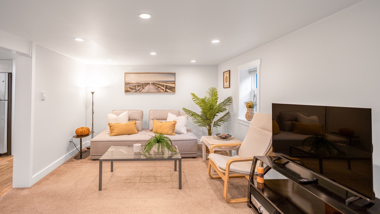 Photo of Livingroom in West Point Grey