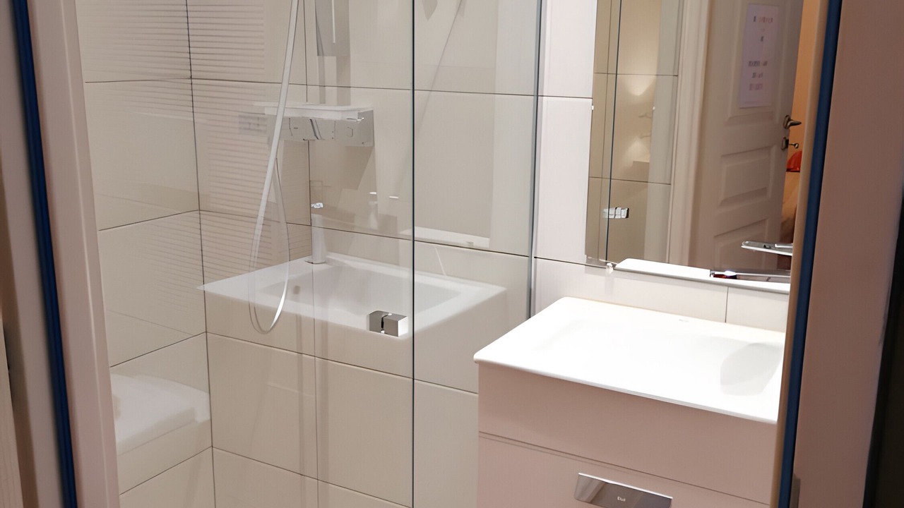 Photo of Bathroom in Crozes-Hermitage