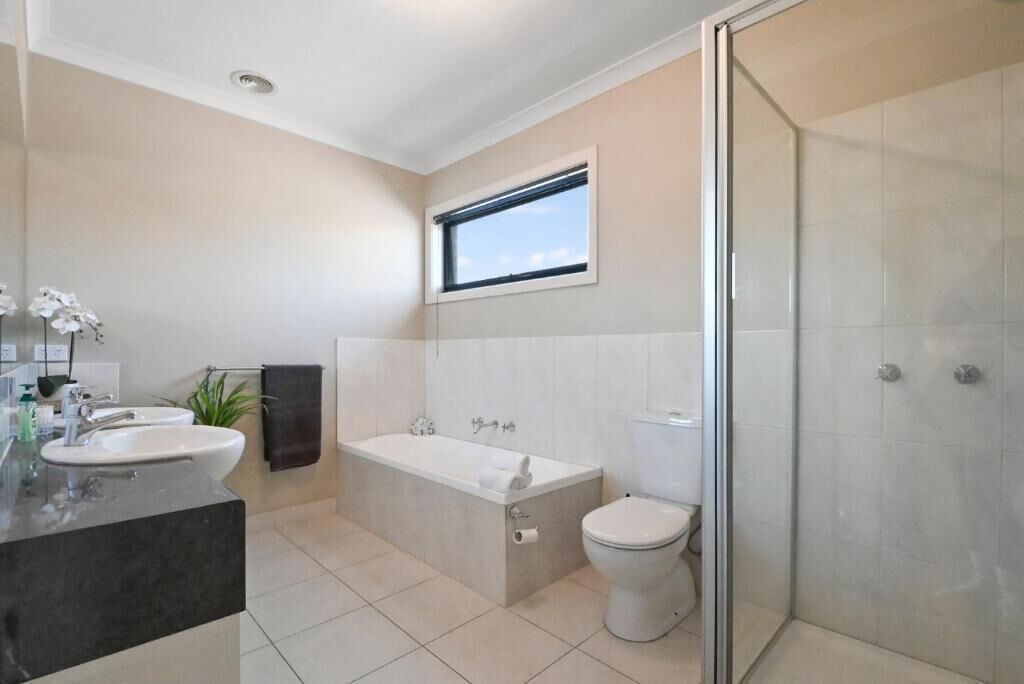 Photo of Bathroom in Yarrawonga