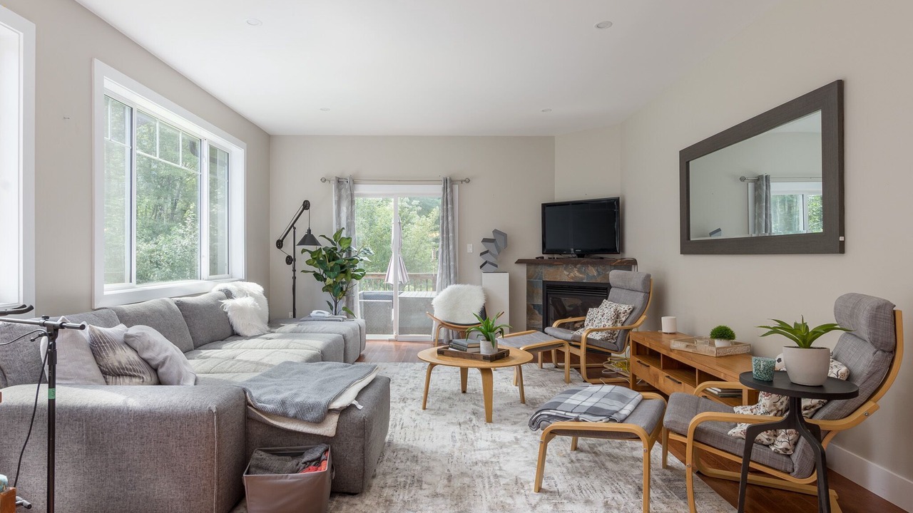 Photo of Livingroom in Upper Squamish