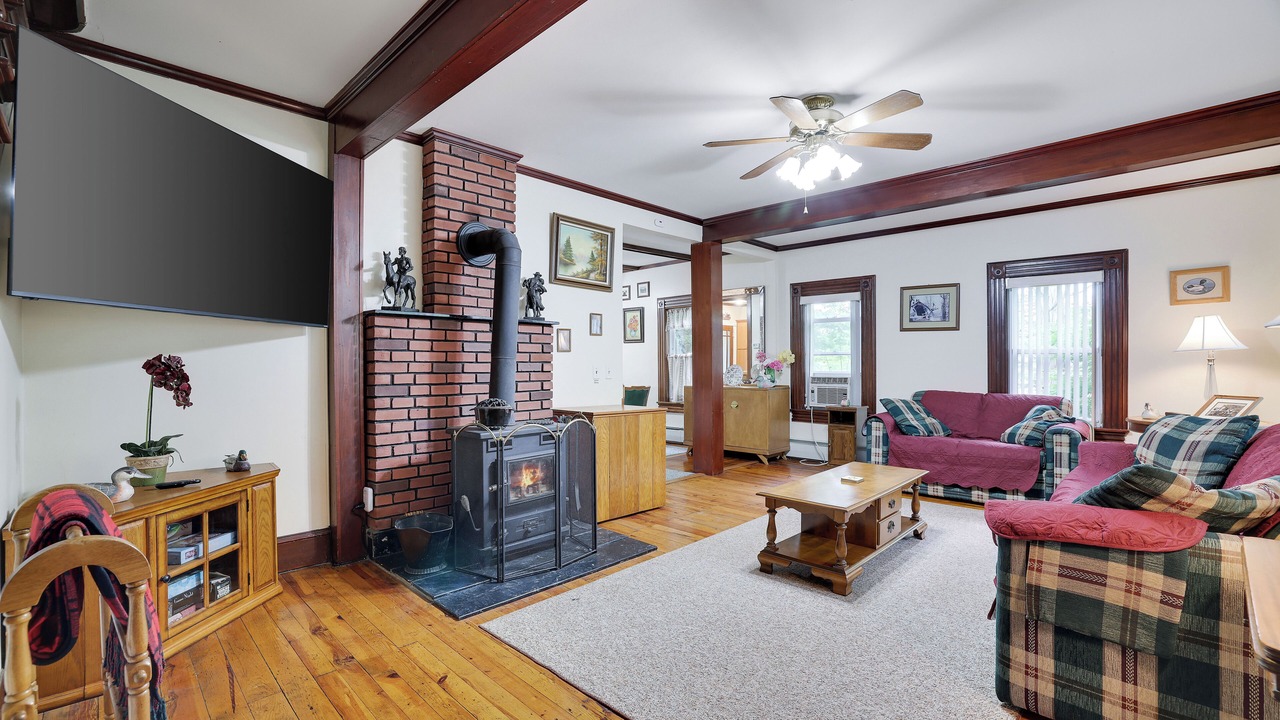 Photo of Livingroom in Beach Lake