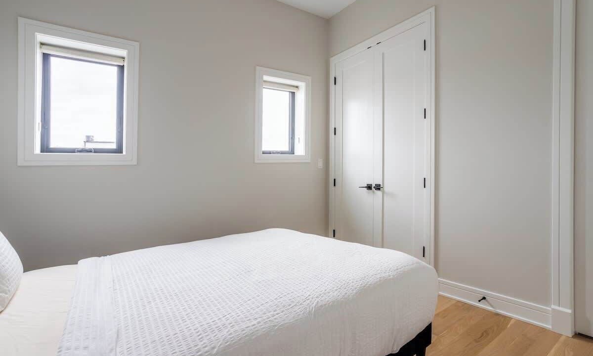 Photo of Bedroom in West Lakeview