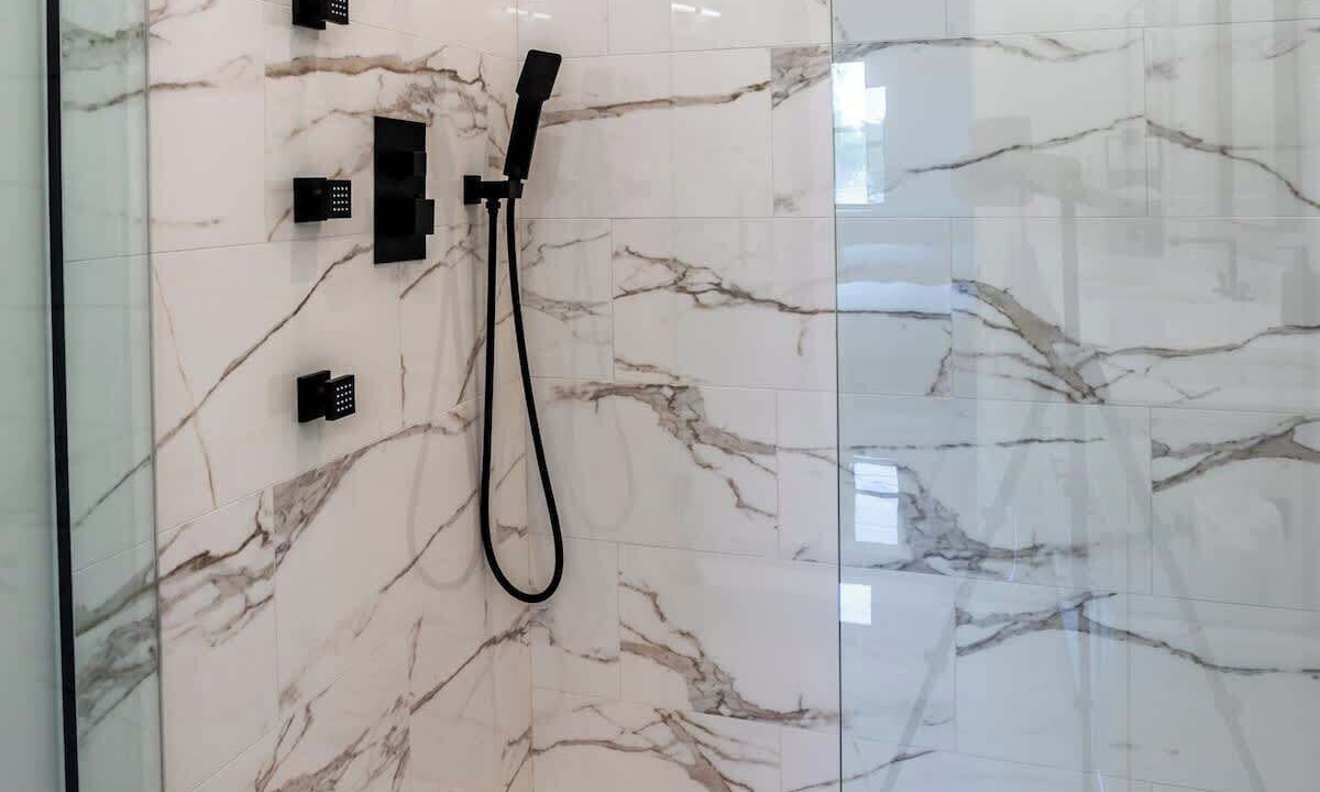 Photo of Bathroom in West Lakeview