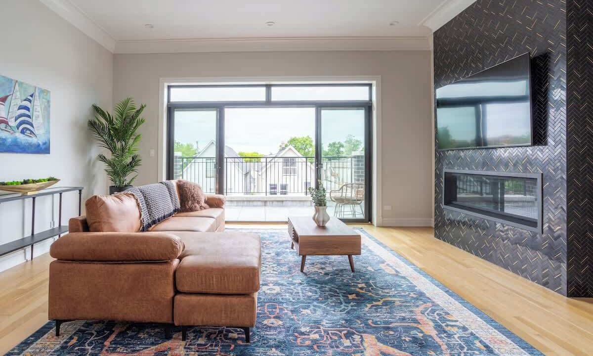 Photo of Livingroom in West Lakeview