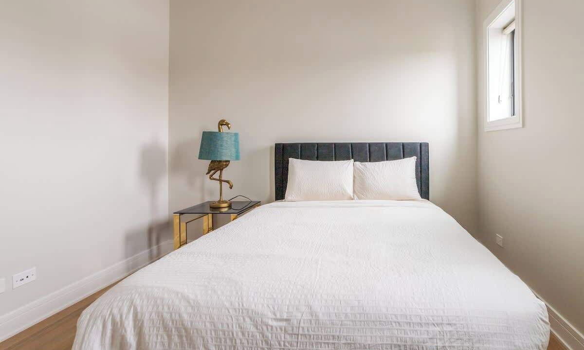 Photo of Bedroom in West Lakeview