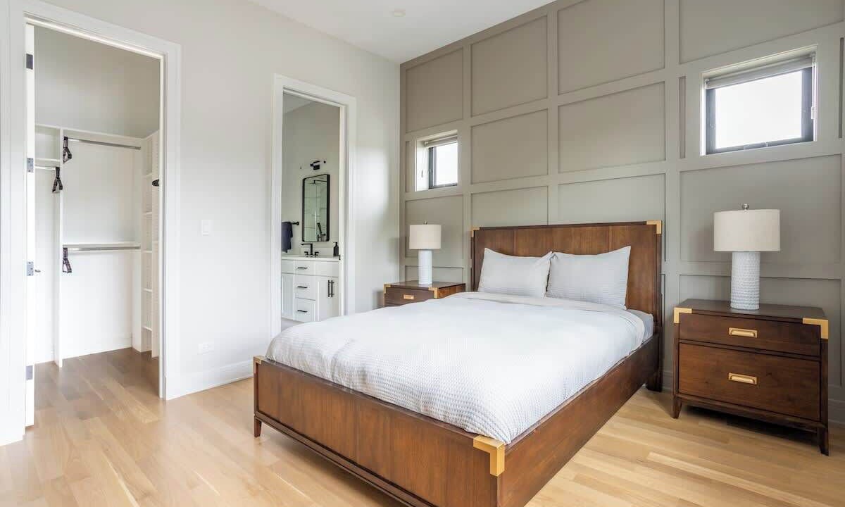 Photo of Bedroom in West Lakeview