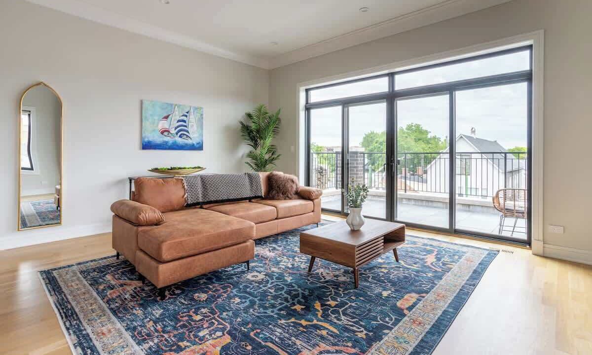 Photo of Livingroom in West Lakeview