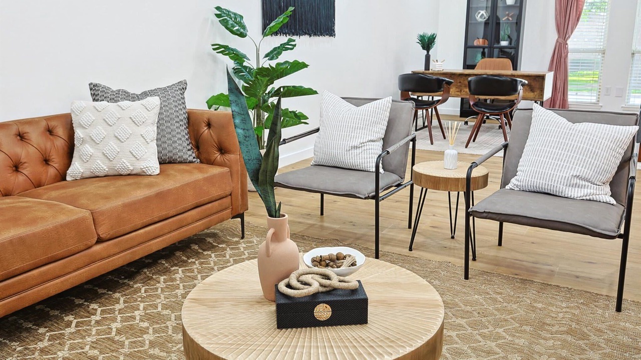 Photo of Livingroom in Far North Dallas
