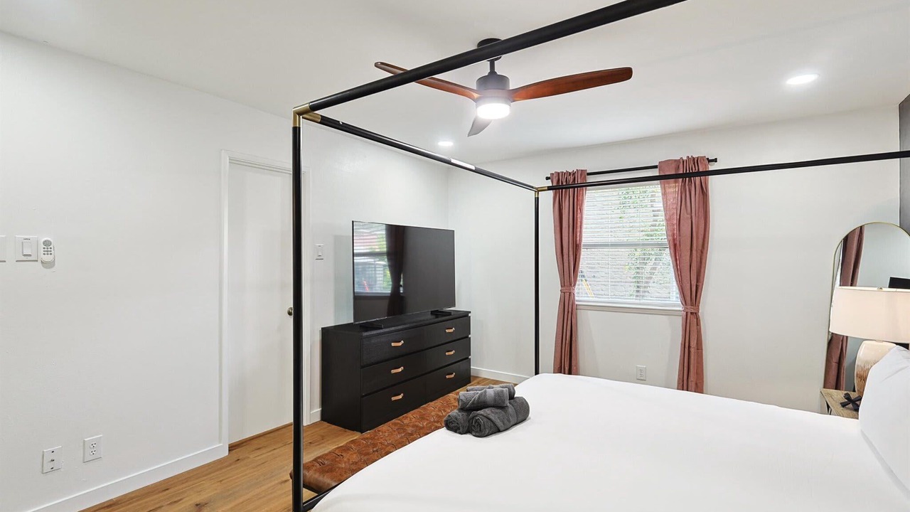 Photo of Bedroom in Far North Dallas
