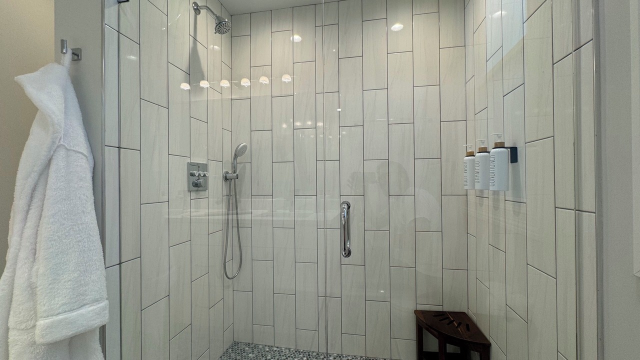 Photo of Bathroom in Oak Park