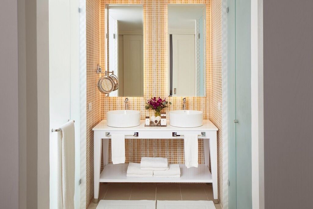 Photo of Bathroom in Orange Bay