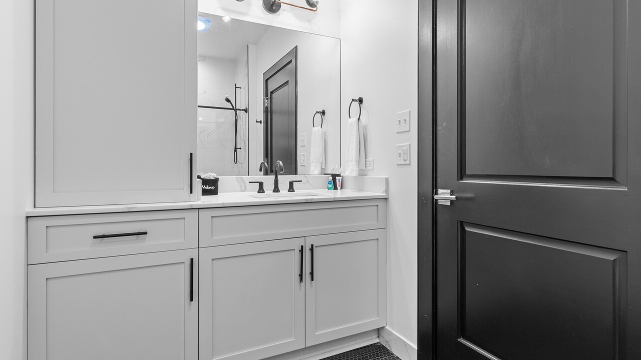 Photo of Bathroom in Arts/Warehouse District