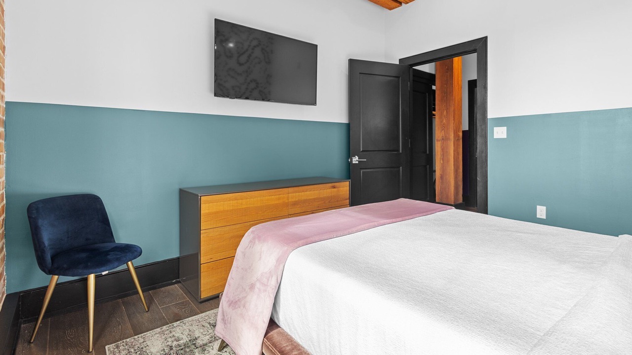 Photo of Bedroom in Arts/Warehouse District