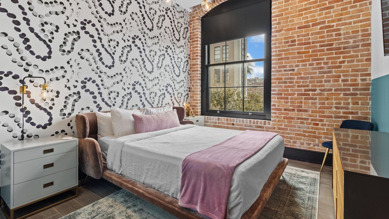 Photo of Bedroom in Arts/Warehouse District