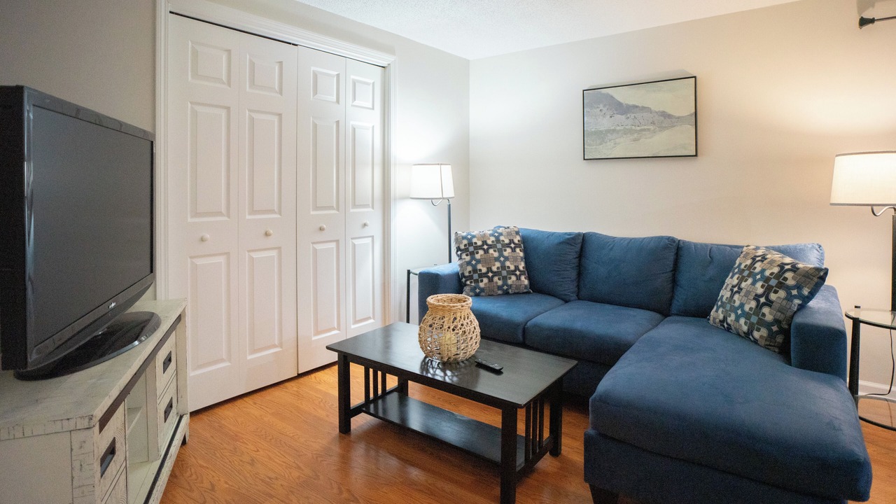 Photo of Livingroom in Center