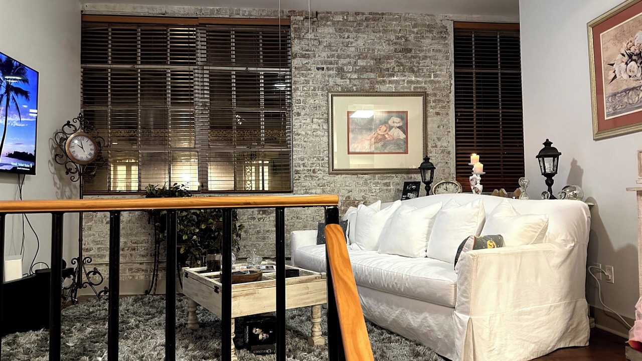 Photo of Livingroom in French Quarter