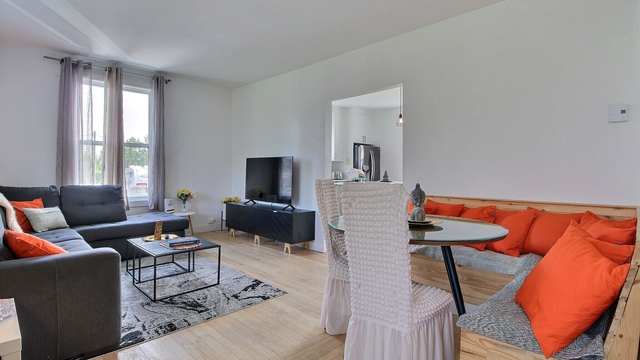 Photo of Livingroom in Saint-Hubert