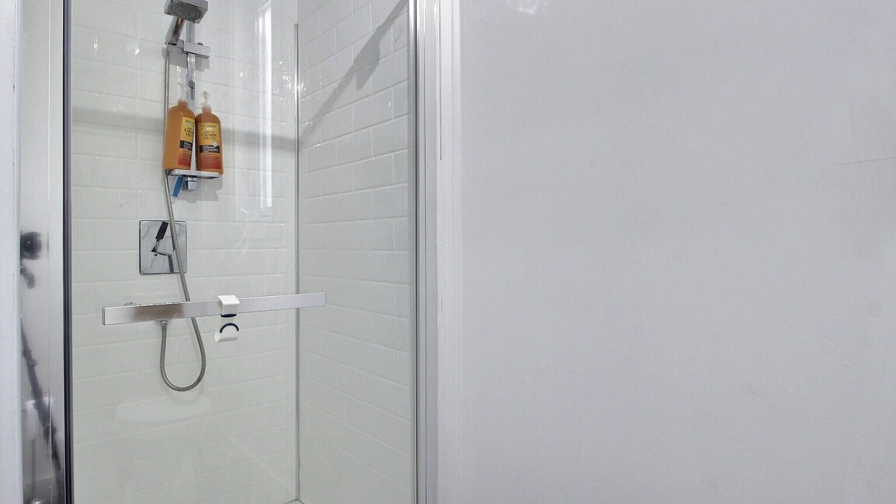 Photo of Bathroom in Saint-Hubert