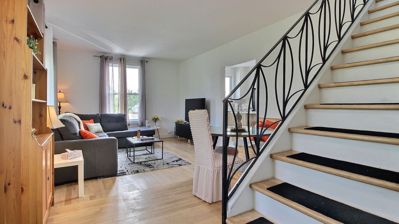 Photo of Livingroom in Saint-Hubert