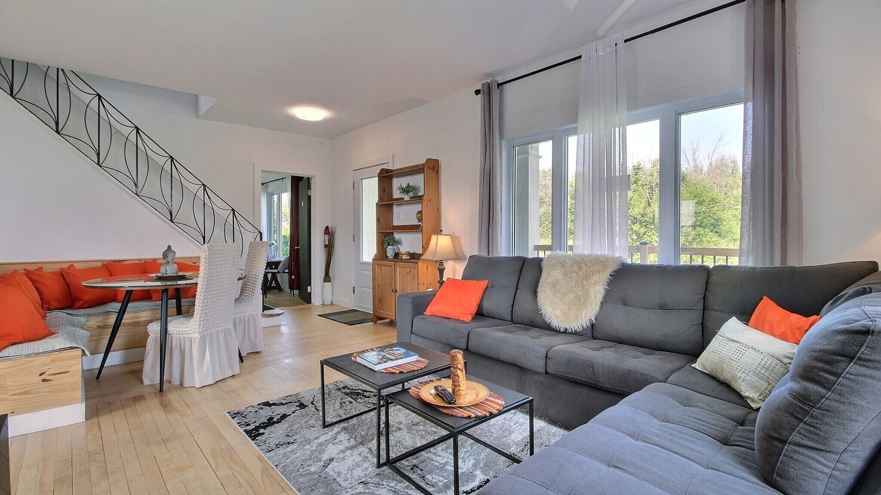 Photo of Livingroom in Saint-Hubert
