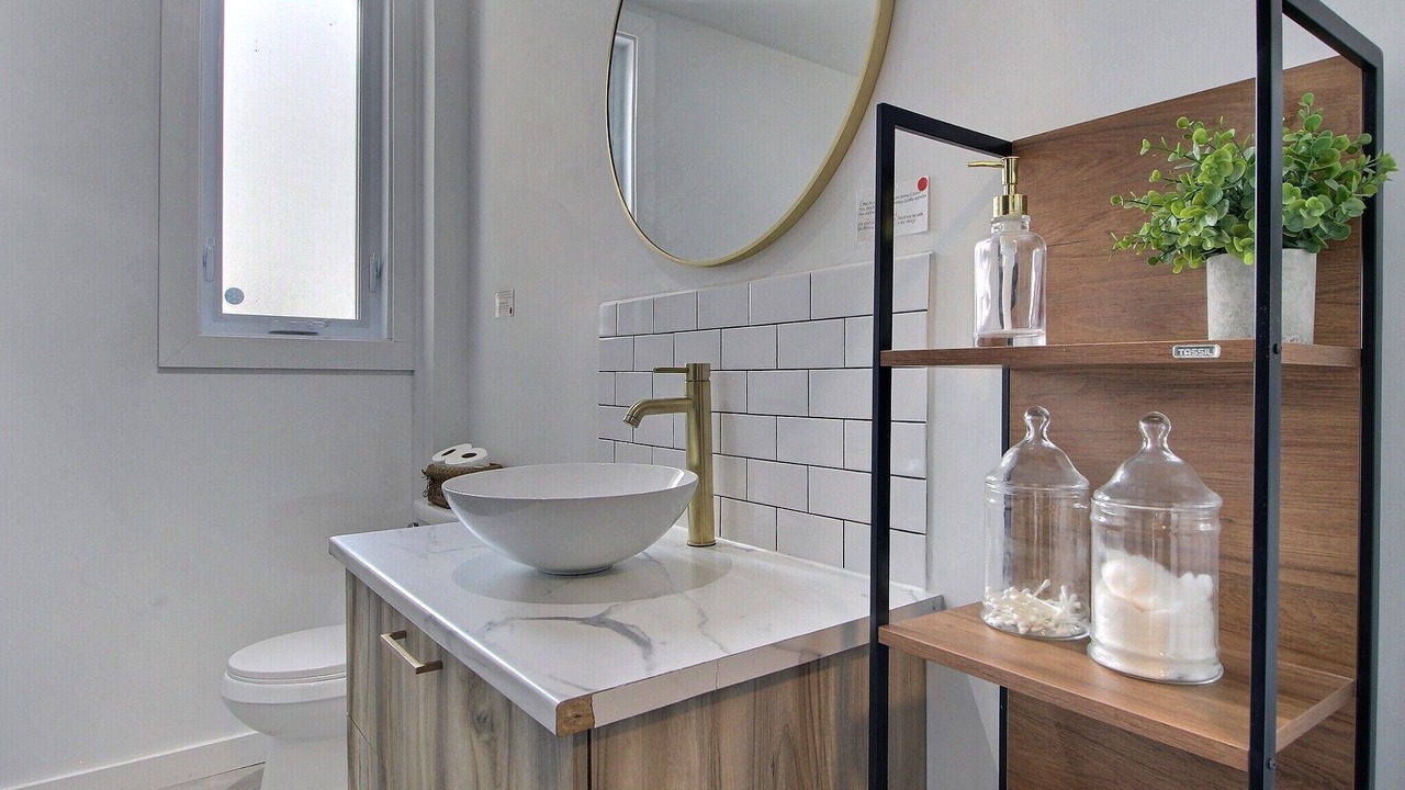 Photo of Bathroom in Saint-Hubert