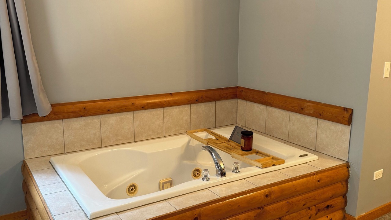 Photo of Bathroom in Oglesby