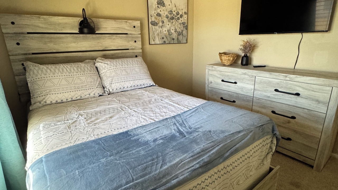 Photo of Bedroom in Alta Mesa Community Association